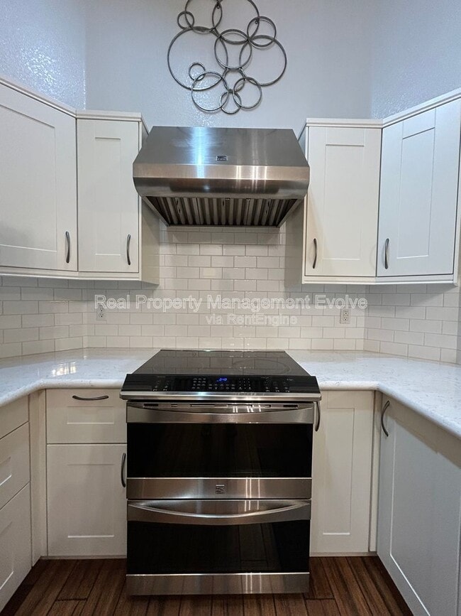 Building Photo - 16036 N 11th Ave