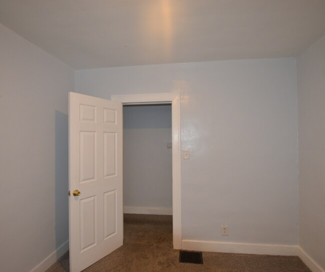 Building Photo - 1120 Lexington Ave