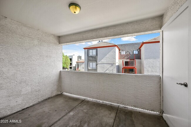 Building Photo - 3065 N 67th Ave