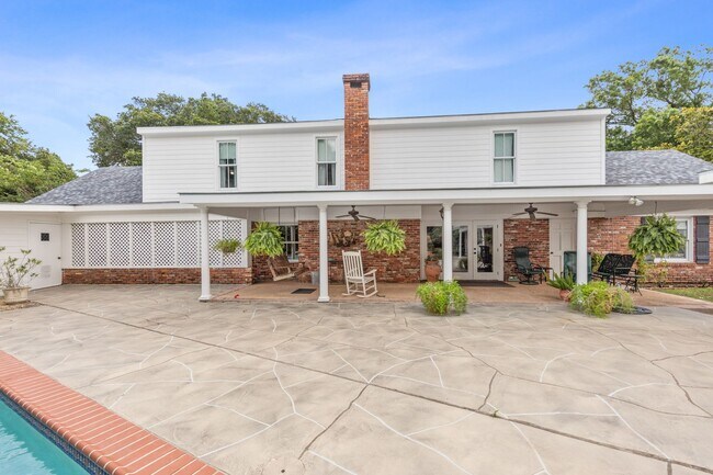 Building Photo - 1026 S Morgan Ave