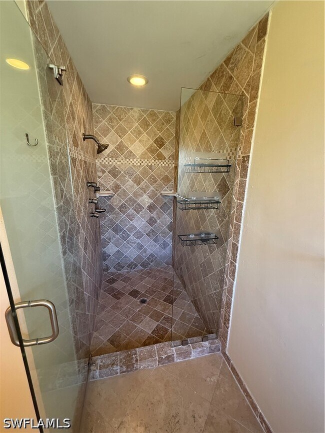 Building Photo - 5361 Hickory Wood Dr