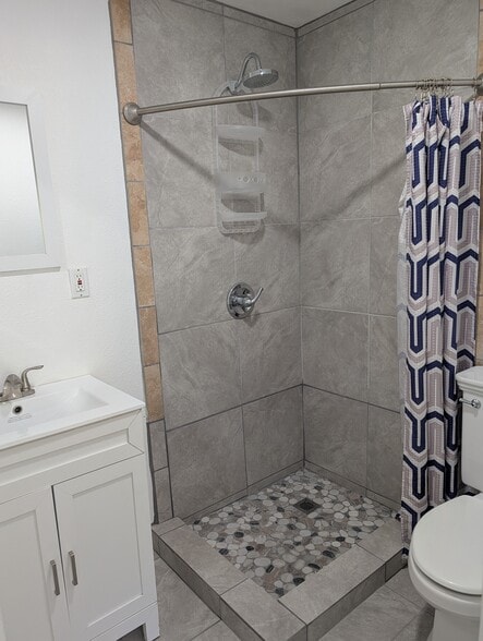 Building Photo - 1901 E Noel St