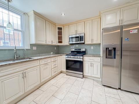 Building Photo - 4246 Castor Ave