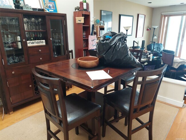 Building Photo - 10 Stirling Cove