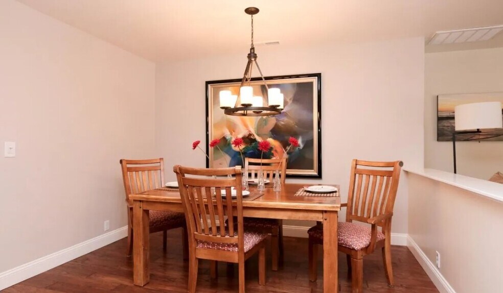 Building Photo - 15146 Chelsea Dr