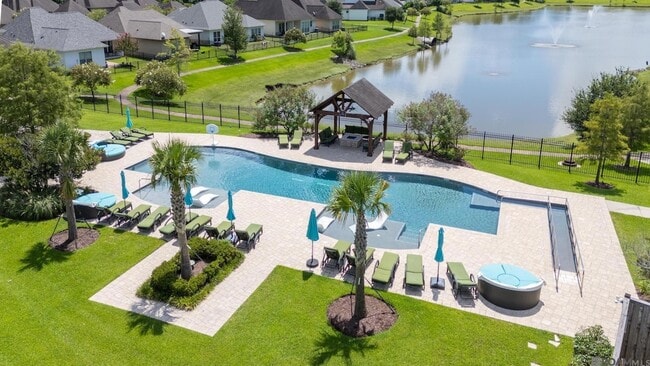 Building Photo - 7945 Seville Ct