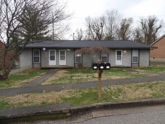 Building Photo - 176 Landings Dr