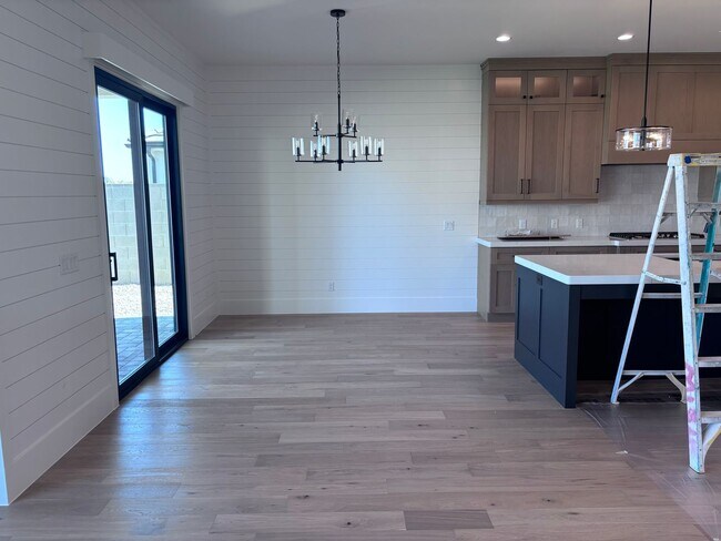 Building Photo - Beautiful 6-Bedroom Home for Rent in Prime...