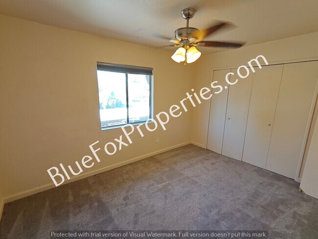 Building Photo - 3357 N Country Club Rd