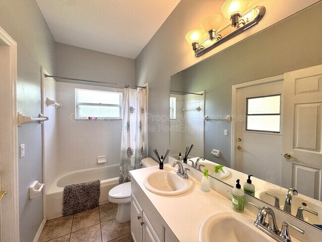 Building Photo - 107 Nandina Terrace