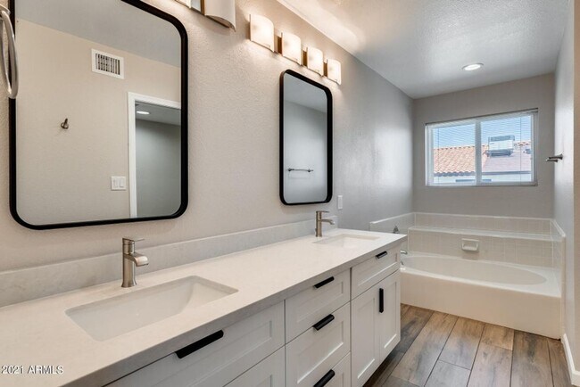 Building Photo - An ABSOLUTE DREAM HOME is waiting for you!...