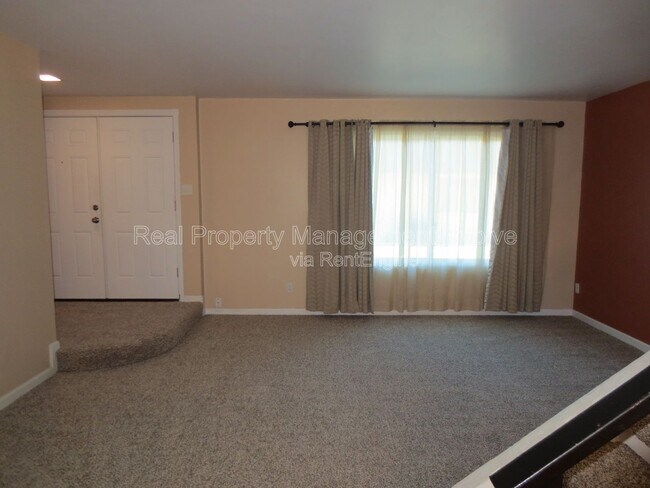 Building Photo - 4808 S Juniper St