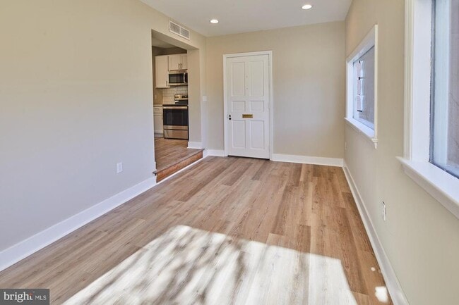 Building Photo - 1400 Delaware Ave