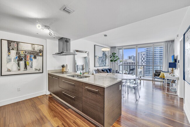 Building Photo - 485 Brickell Ave