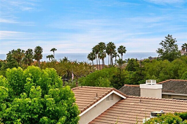 Building Photo - Newly Renovated and Furnished Ocean View Home!