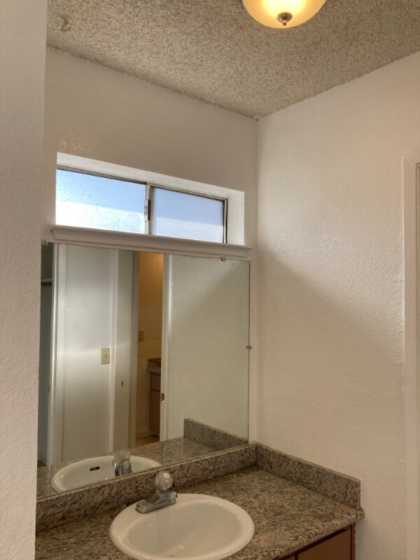 Building Photo - 1518 Moorpark Ave