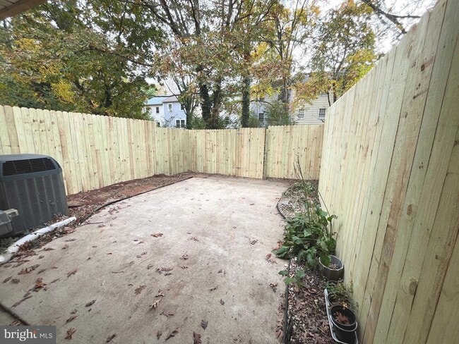 Building Photo - 255 Farrell Ln