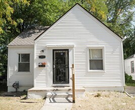 Building Photo - This beautifully updated 3-bedroom, 1-bath...