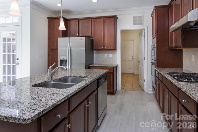 Building Photo - 2231 Eversham Dr NW