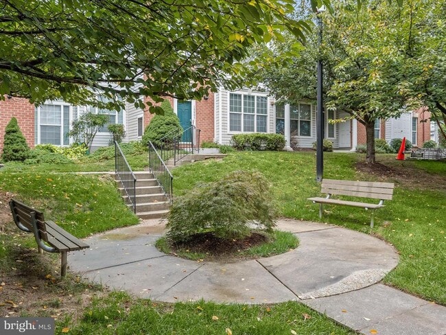 Building Photo - 10713 Symphony Way