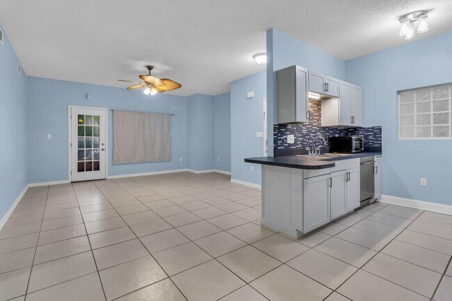 Building Photo - 1501 Partin Dr N
