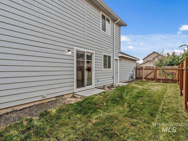 Building Photo - Immaculate/Charming Home in NW Meridian