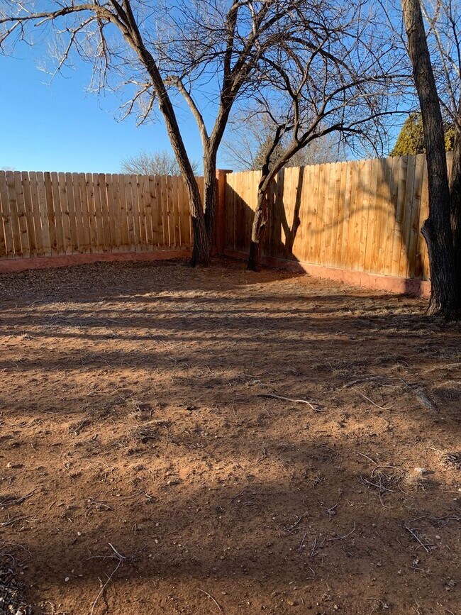 Building Photo - 1640 Courtland Cir