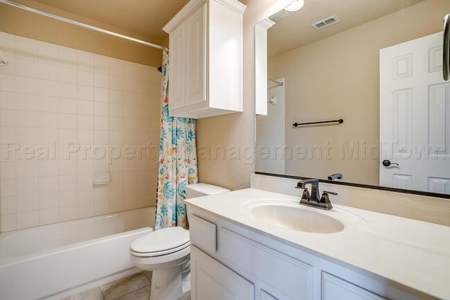 Building Photo - 2911 Pino-