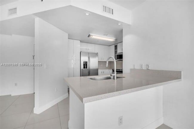 Building Photo - 7900 Harbor Island Dr