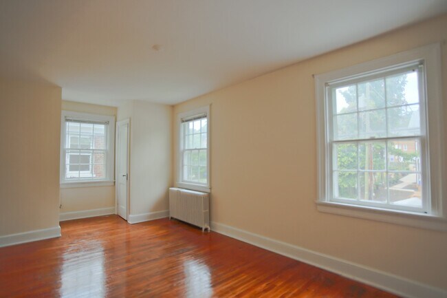 Building Photo - 8br Single Family Home on 14th St NW  (MIN...