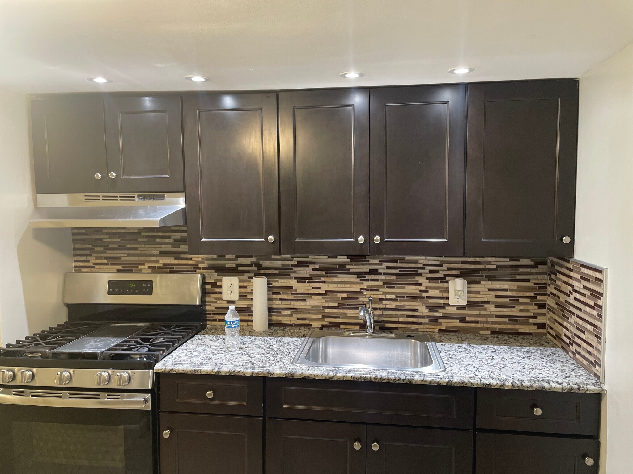 Kitchen - 6116 Washington St
