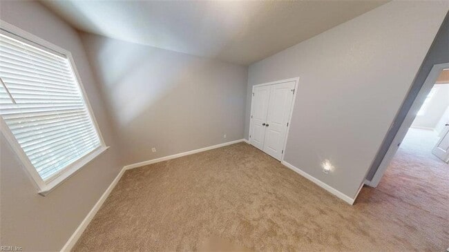 Building Photo - 5203 Lombard St