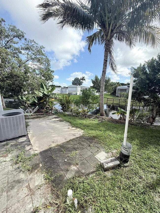 Building Photo - 2090 SW 85th Ave