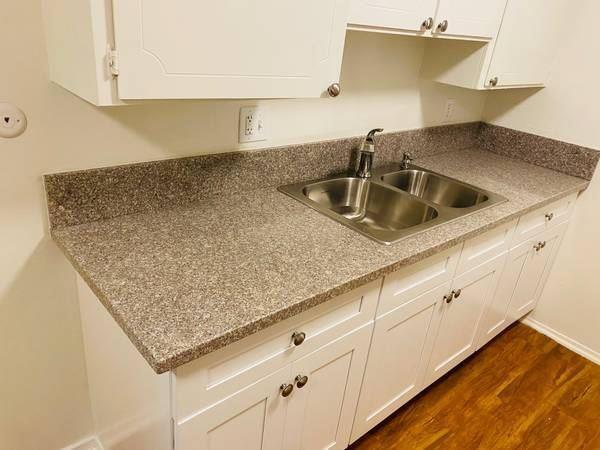 Interior Photo - 4342 West 130th St