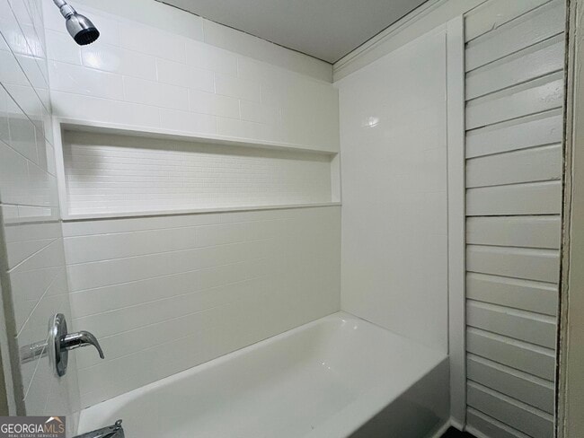Building Photo - 513 Harwell Ave