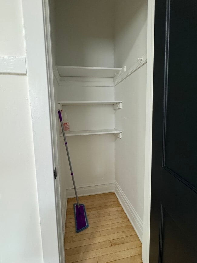 Building Photo - 1807 S 49th Ct