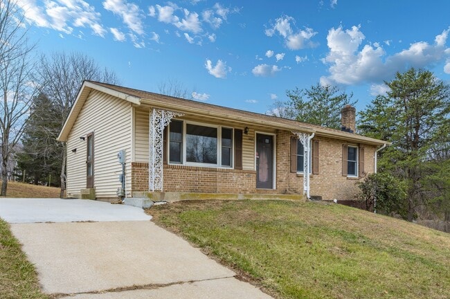 Building Photo - 1405 Conestoga Ct