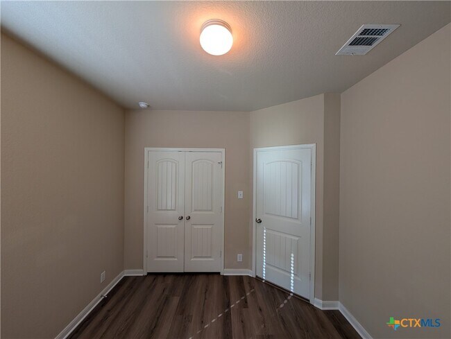 Building Photo - 1330 Ace Ranch St