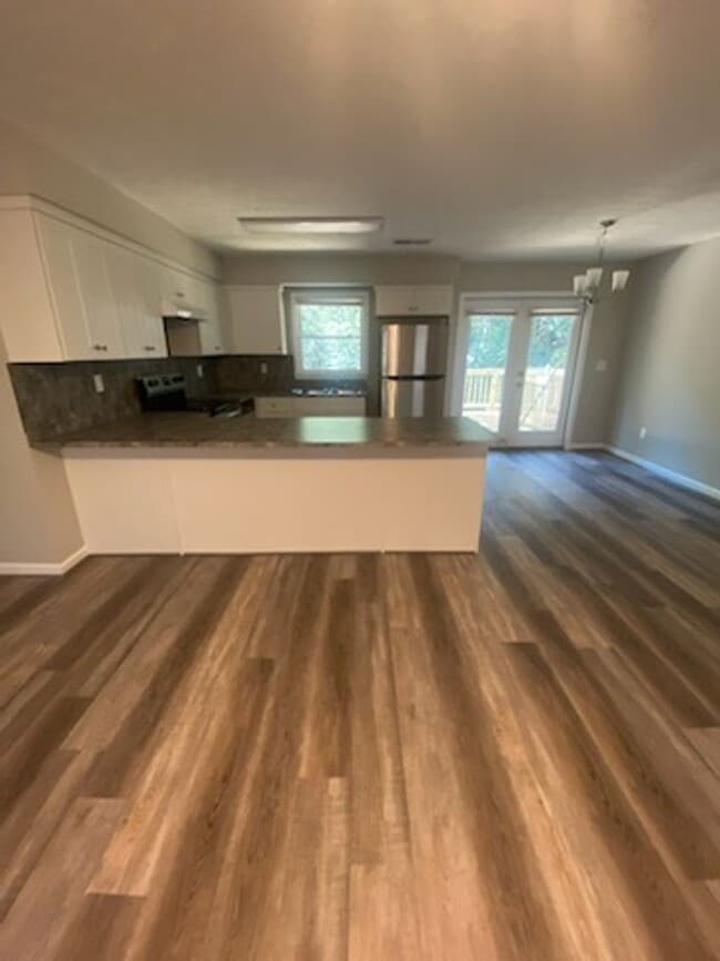 Building Photo - 5075 3rd Ave