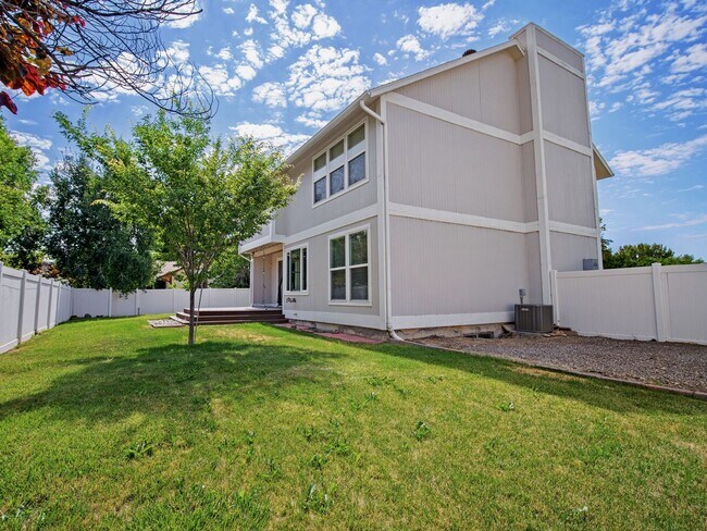 Building Photo - For Rent – Beautiful 4 Bedroom Home in Palisade