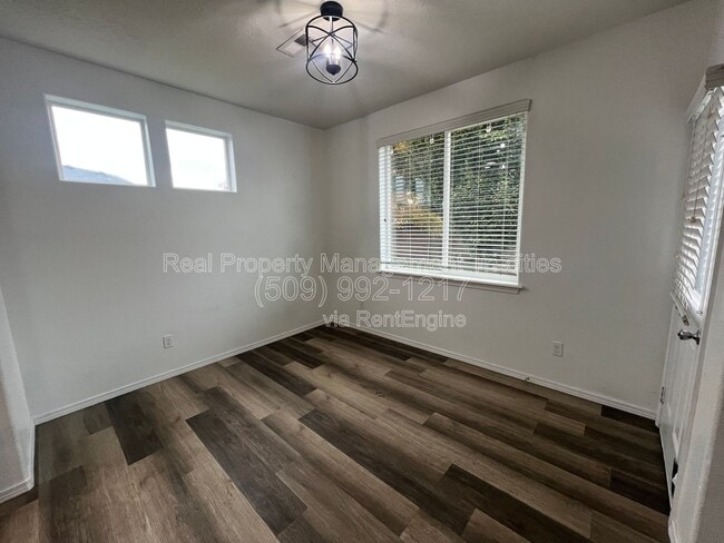 Building Photo - 8013 W 5th Ave