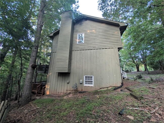 Building Photo - 2110 Six Branches Dr