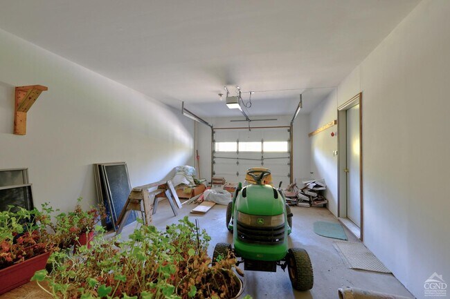 Building Photo - 561 Bald Hill Rd S