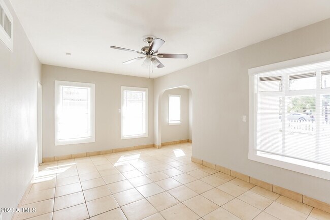 Building Photo - 6821 N 61st Ave