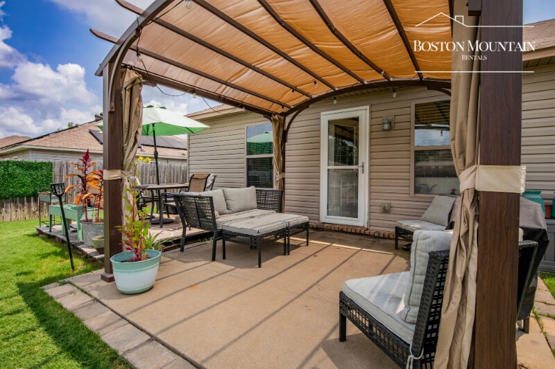 Building Photo - 1121 Apollo Dr