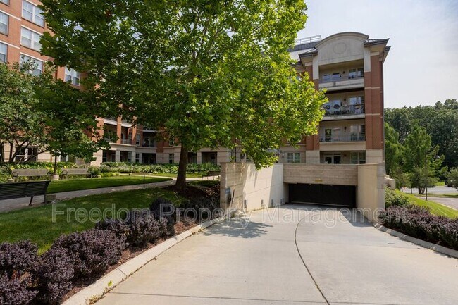 Building Photo - 11760 Sunrise Valley Dr