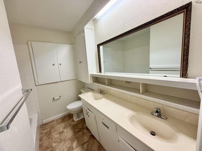 Building Photo - 4131 Moffett Ave