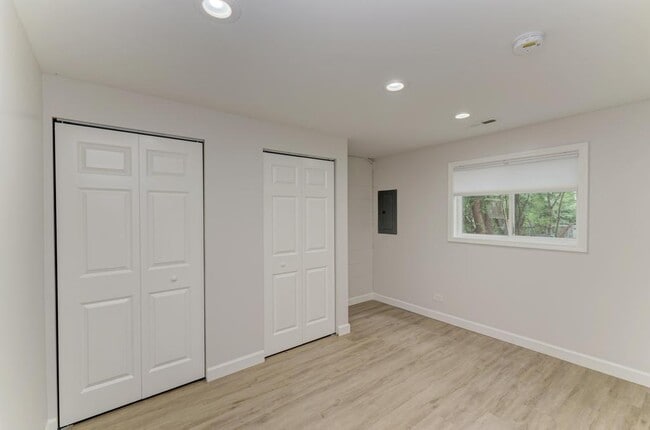 Building Photo - 1549 Revere Cir