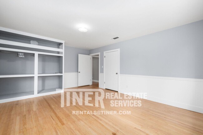 Building Photo - Carmichael Gem - Walking Distance to Ancil...