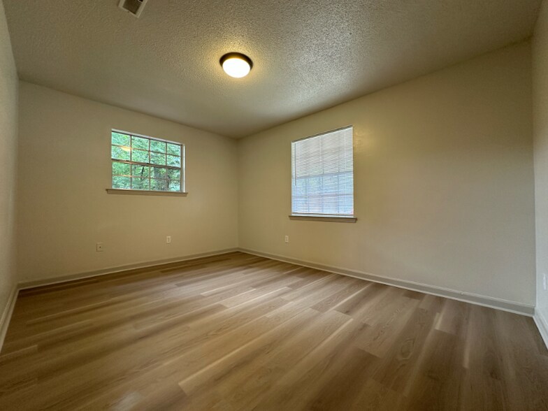 Building Photo - 8726 Millard Lee Ln